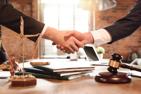 Why Choosing the Right Immigration Attorney Matters