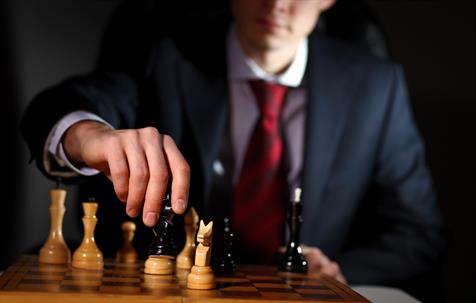 Immigrating to the U.S. on an E-2 Visa: A Game of Chess