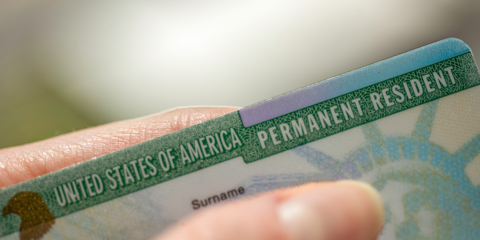 ¿Puedo obtener una green card si tengo un negocio en los Estados Unidos?